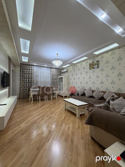 Satılır 3 otaqlı yeni tikili 82 m²