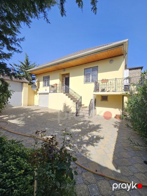 Satılır 4 otaqlı həyət evi/bağ evi 160 m² — Bakı