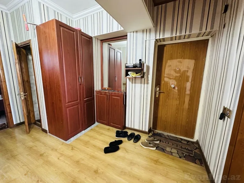 Satılır 2 otaqlı Mənzil Köhnə tikili 72 m² Bakı, Binəqədi r., Azadlıq prospekti m., 8-ci mikrorayon — Mənzil, Bakı (6)