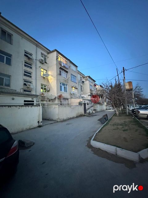 Satılır 2 otaqlı köhnə tikili 45 m² — Bakı