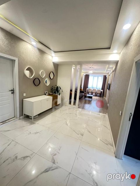 Satılır 3 otaqlı yeni tikili 130 m²