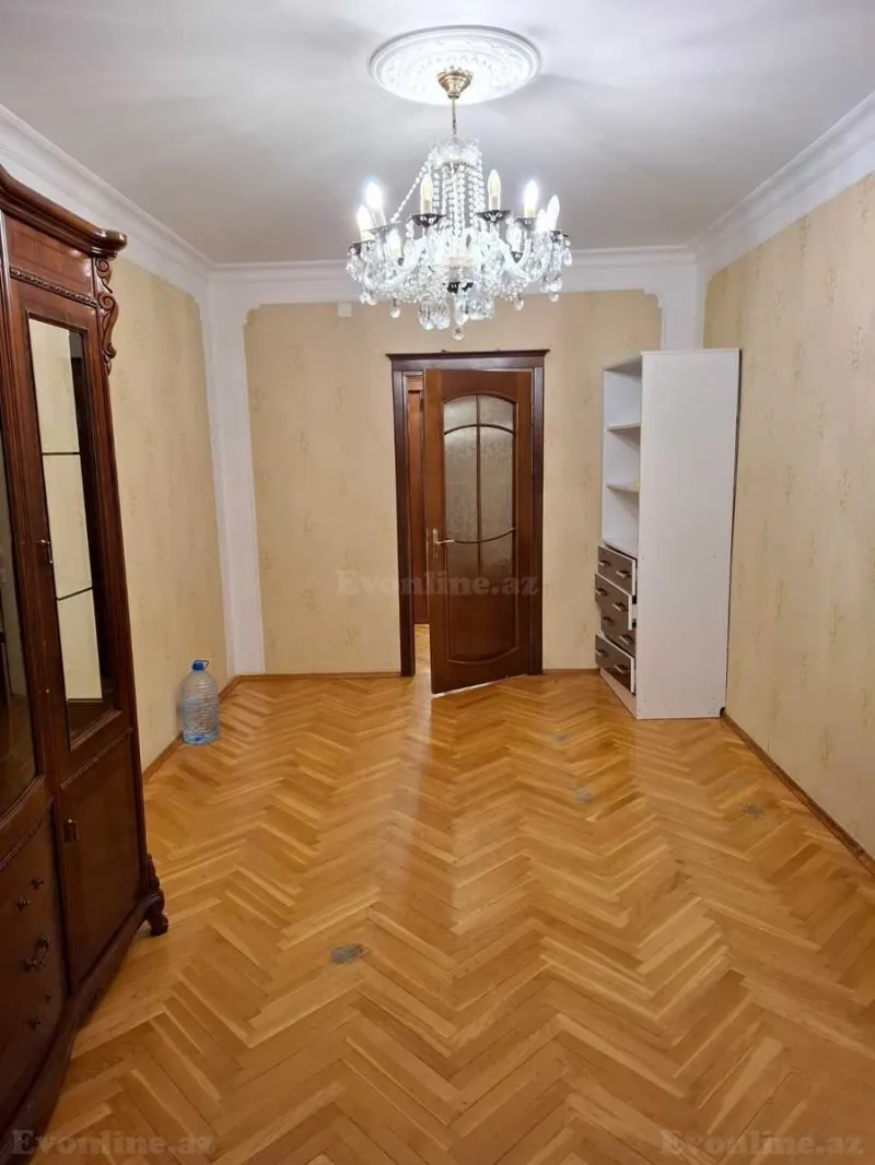 Satılır 3 otaqlı Mənzil Köhnə tikili 72 m² Bakı, Xətai r., Əhmədli m., Əhmədli — Bakı