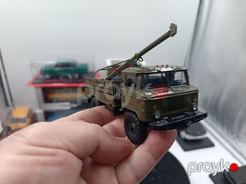 BM 302 1/43 modeli — Bakı