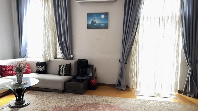 Satılır 4 otaqlı Mənzil Köhnə tikili 120 m² Bakı, Səbail r., 28 May m — Mənzil, Bakı (5)