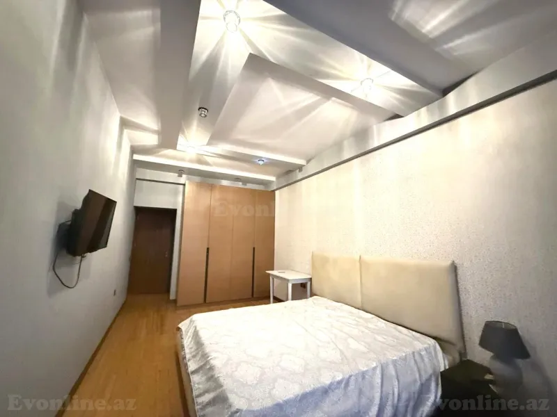 Kirayə verilir 3 otaqlı Mənzil Yeni tikili 135 m² Bakı, Yasamal r., İnşaatçılar m — Mənzil, Bakı (5)