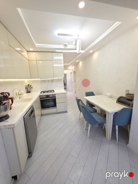 Satılır 3 otaqlı köhnə tikili 90 m²