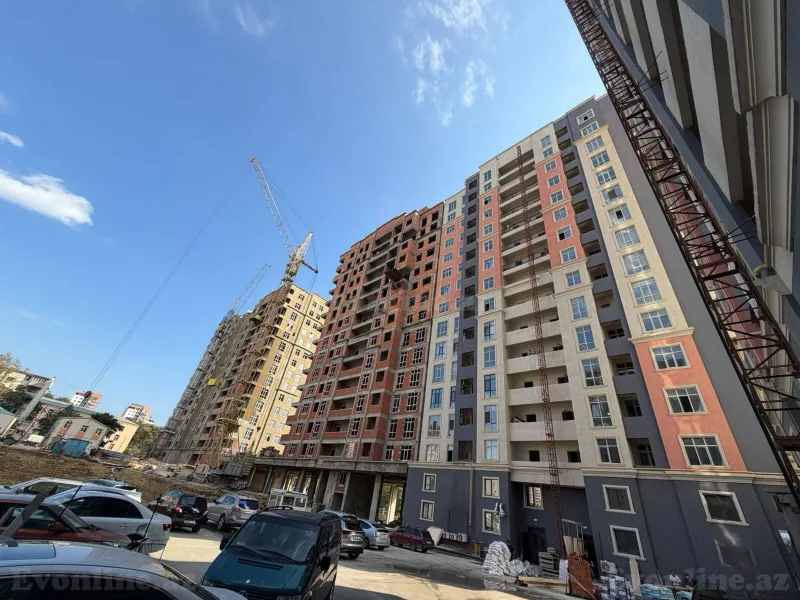 Satılır 4 otaqlı Mənzil Yeni tikili 119 m² Bakı, Nizami r., Qara Qarayev m., 8-ci kilometr — Bakı