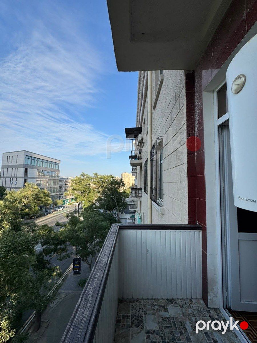 Satılır 2 otaqlı köhnə tikili 65 m² — Mənzil, Bakı (9)