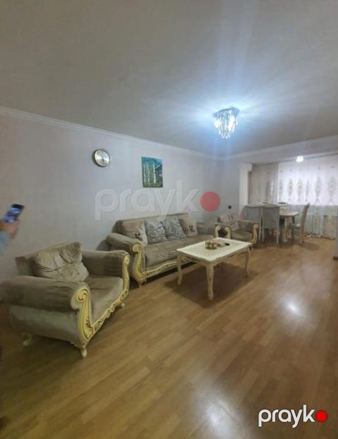 Satılır 3 otaqlı köhnə tikili 80 m²