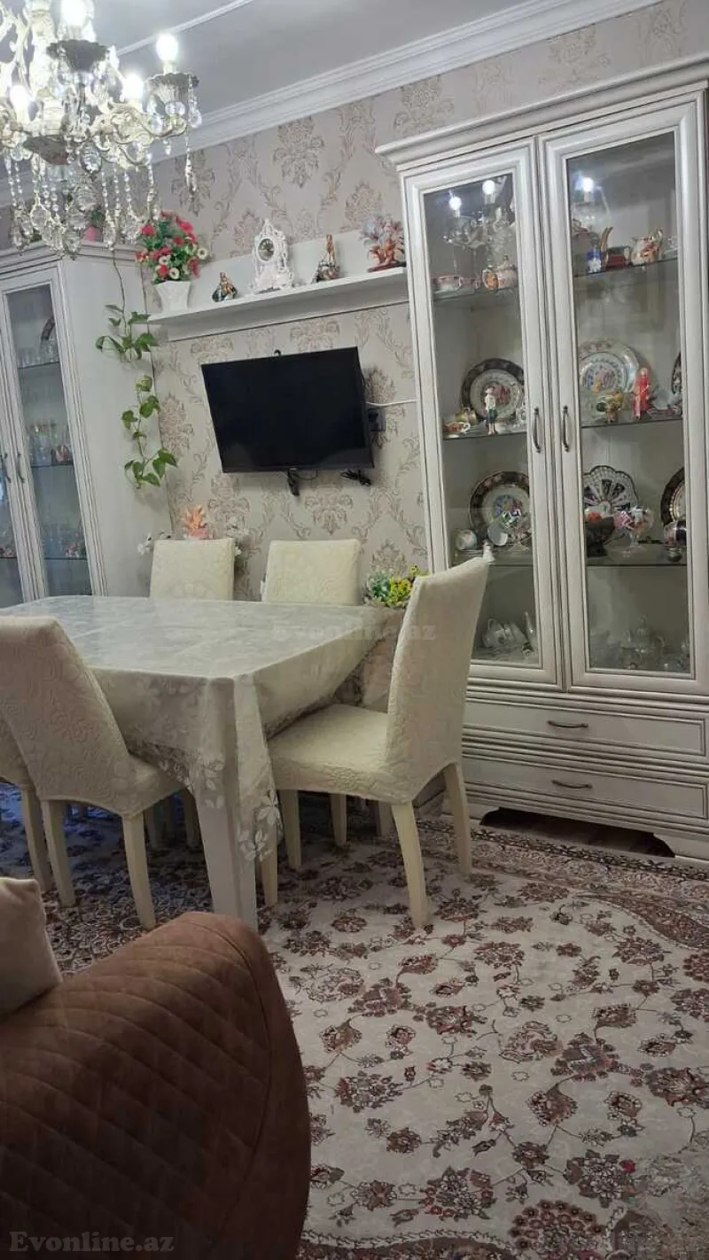 Satılır 2 otaqlı Mənzil Köhnə tikili 403 m² Bakı, Yasamal r., İnşaatçılar m., Yeni Yasamal — Bakı