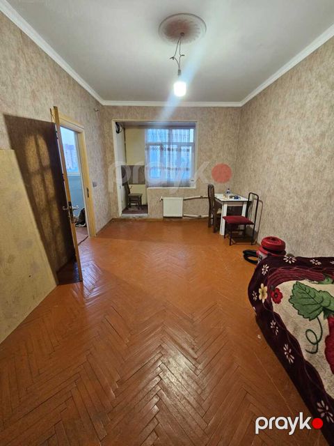 Satılır 2 otaqlı köhnə tikili 43 m² — Bakı