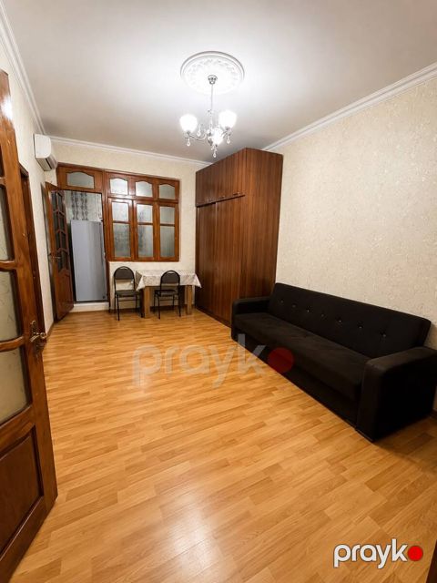 Satılır 2 otaqlı köhnə tikili 45 m² — Bakı