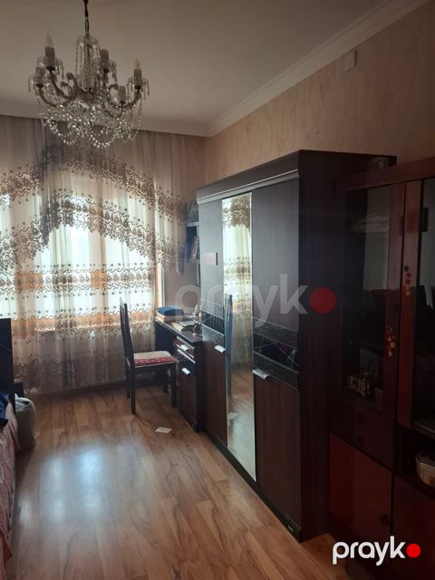 4-otaqlı mənzil, 8-ci mkr., 120 m²