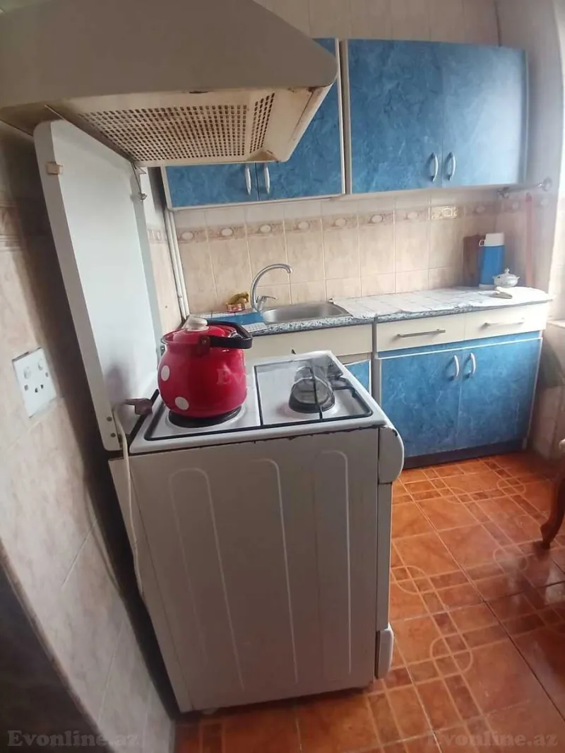 Kirayə verilir 2 otaqlı Mənzil Köhnə tikili 30 m² Bakı, Səbail r — Mənzil, Bakı (7)
