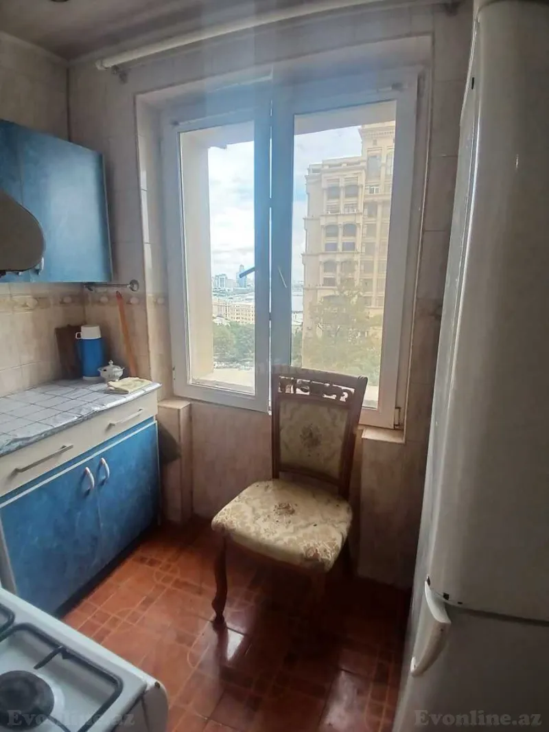 Kirayə verilir 2 otaqlı Mənzil Köhnə tikili 30 m² Bakı, Səbail r — Mənzil, Bakı (6)