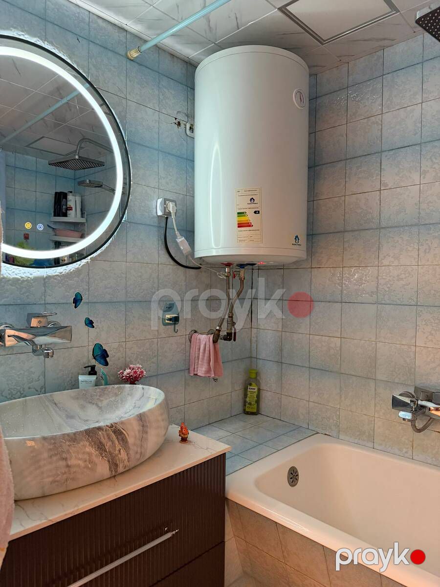Satılır 2 otaqlı köhnə tikili 65 m² — Mənzil, Bakı (9)