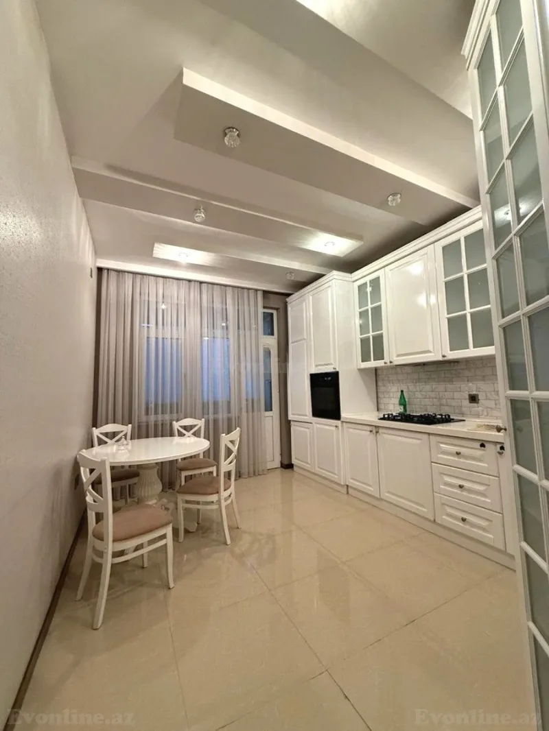 Kirayə verilir 3 otaqlı Mənzil Yeni tikili 135 m² Bakı, Yasamal r., İnşaatçılar m — Mənzil, Bakı (8)