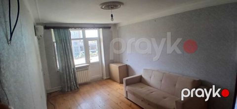 Satılır 2 otaqlı köhnə tikili 50 m²