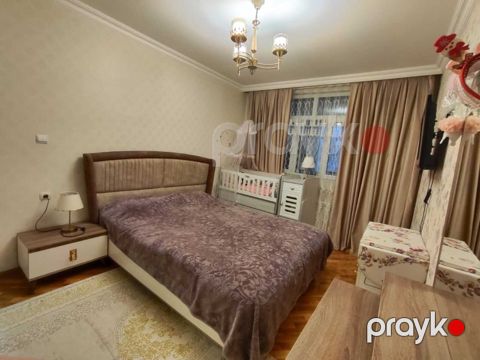 Satılır 3 otaqlı köhnə tikili 90 m²