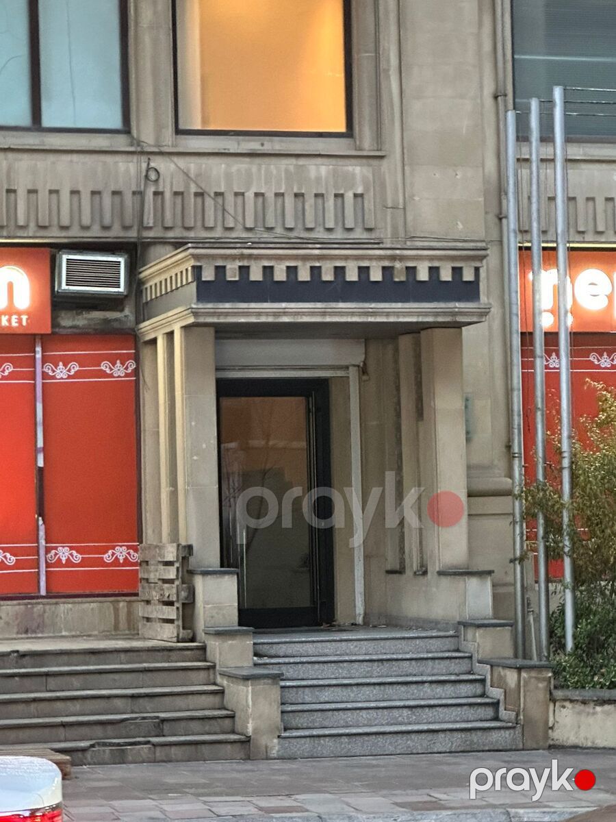 Satılır obyekt 570 m² — Əmlak, Bakı (2)