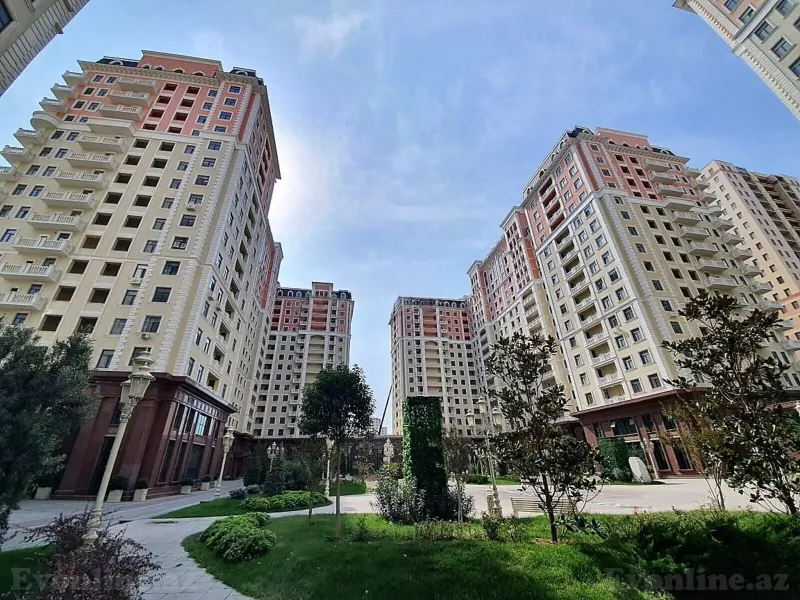 Kirayə verilir 3 otaqlı Mənzil Yeni tikili 160 m² Bakı, Yasamal r., Elmlər Akademiyası m