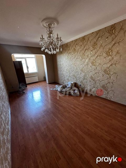 Satılır 2 otaqlı köhnə tikili 65 m² — Bakı