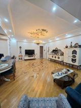 Satılır 3 otaqlı yeni tikili 155 m² — Emil — Apartment