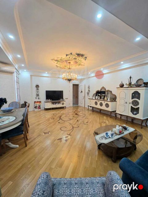 Satılır 3 otaqlı yeni tikili 155 m²