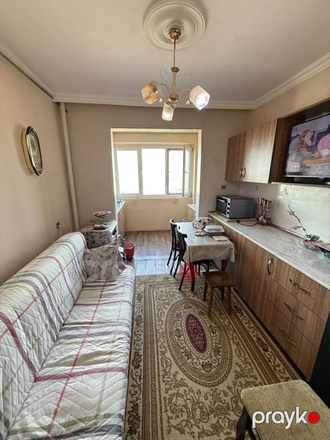 Satılır 3 otaqlı köhnə tikili 80 m²
