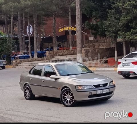 Opel Vectra B sedan - Kuzov: 4 qapılı sedan, boz/metallik rəng — Pirəkəşkül