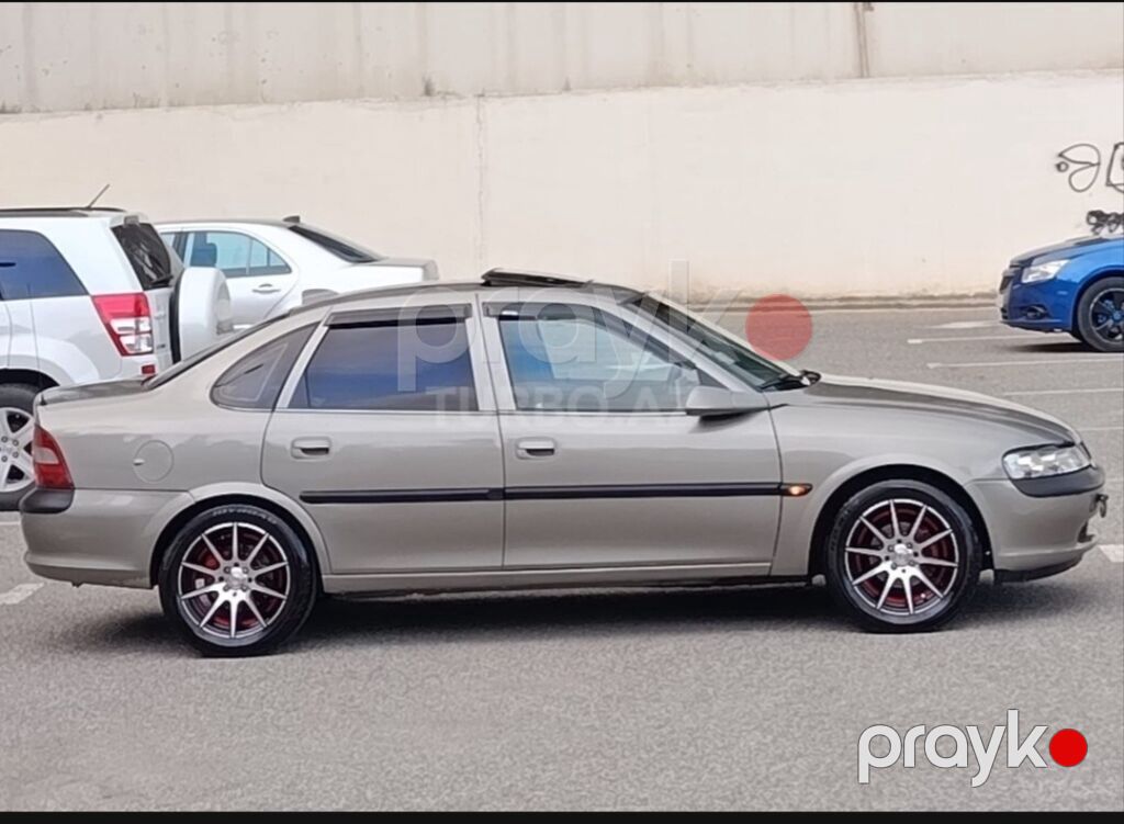 Opel Vectra B sedan - Kuzov: 4 qapılı sedan, boz/metallik rəng — Avtomobillər, Pirəkəşkül (2)