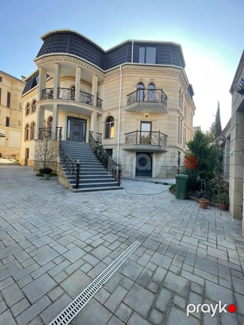 Satılır 13 otaqlı həyət evi/bağ evi 900 m² — Bakı
