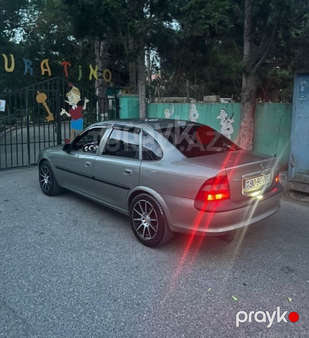 Opel Vectra B sedan - Kuzov: 4 qapılı sedan, boz/metallik rəng — Avtomobillər, Pirəkəşkül (4)