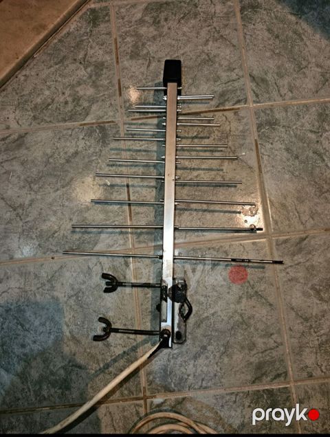 ATV + antena + 3. metrə kabel + perexodnik. Hamısı 12 man. Satıcı — Bakı