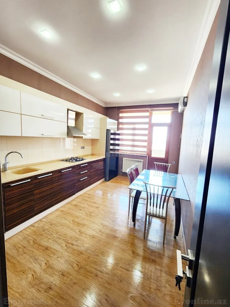Kirayə verilir 3 otaqlı Mənzil Yeni tikili 130 m² Bakı, Nəsimi r., 28 May m — Mənzil, Bakı (5)