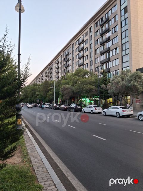 Satılır 2 otaqlı köhnə tikili 65 m² — Bakı