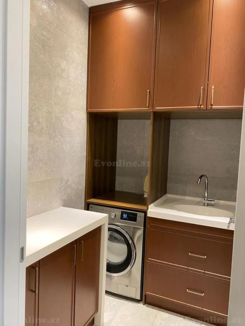 Kirayə verilir 3 otaqlı Mənzil Yeni tikili 160 m² Bakı, Yasamal r., Elmlər Akademiyası m — Mənzil, Bakı (7)