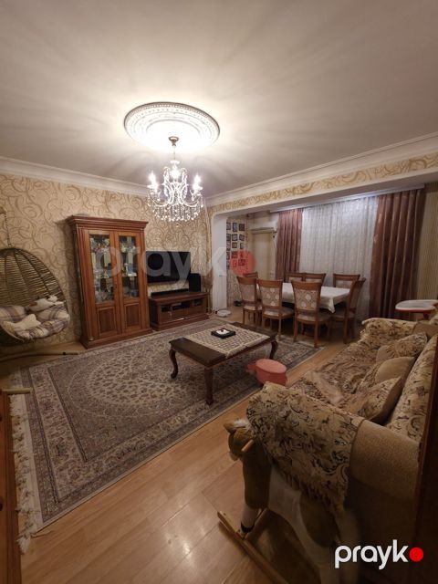 Satılır 4 otaqlı köhnə tikili 113 m² — Bakı