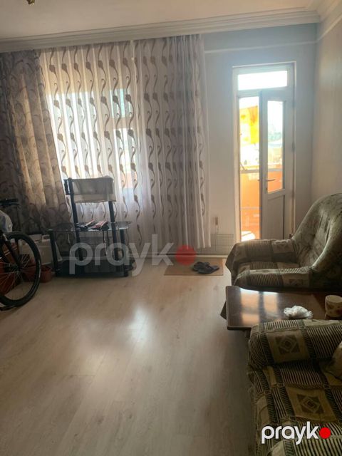 Satılır 2 otaqlı köhnə tikili 75 m² — Bakı