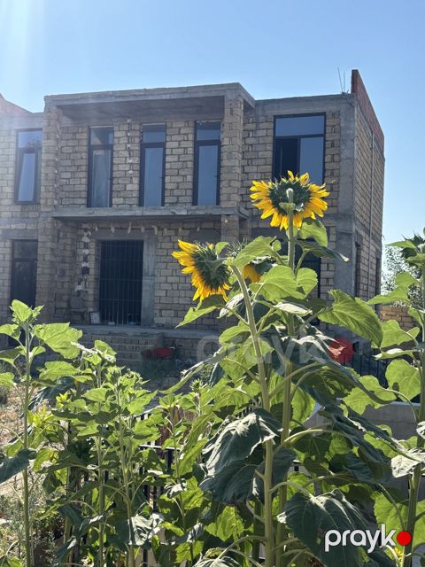 Satılır 7 otaqlı həyət evi/bağ evi 400 m² — Bakı