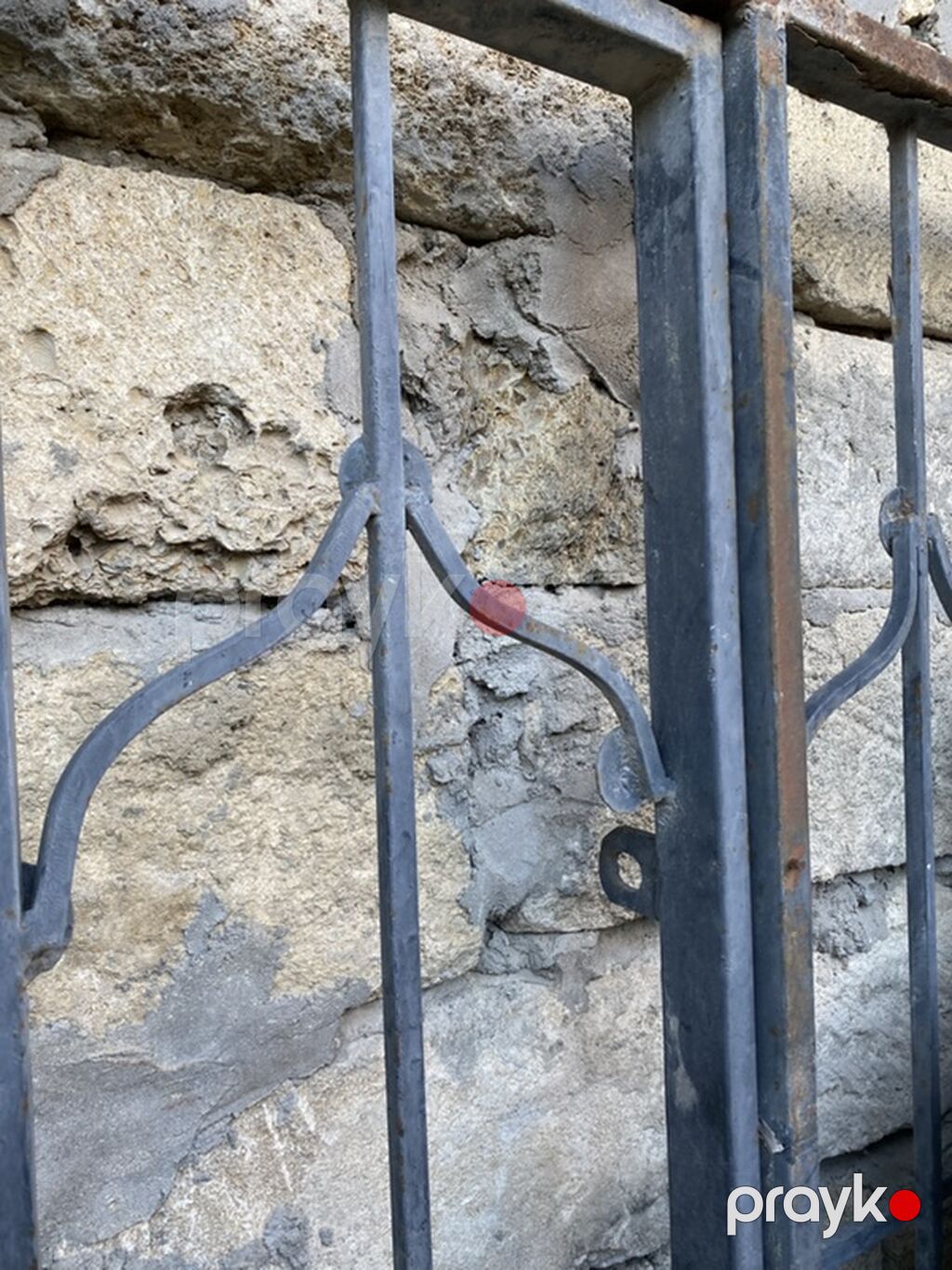 Demir rasotka qapi ela cezyetde en 3 uzunluq 2 — Pəncərələr, qapılar, balkonlar, Bakı (5)