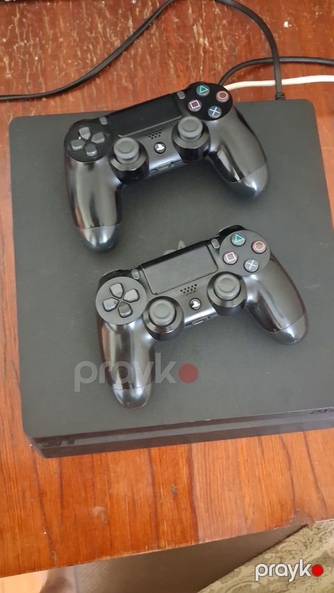 PS4 Slim Satılır 500GB SSD 2 ədəd original DualShock 4 pult — Digah