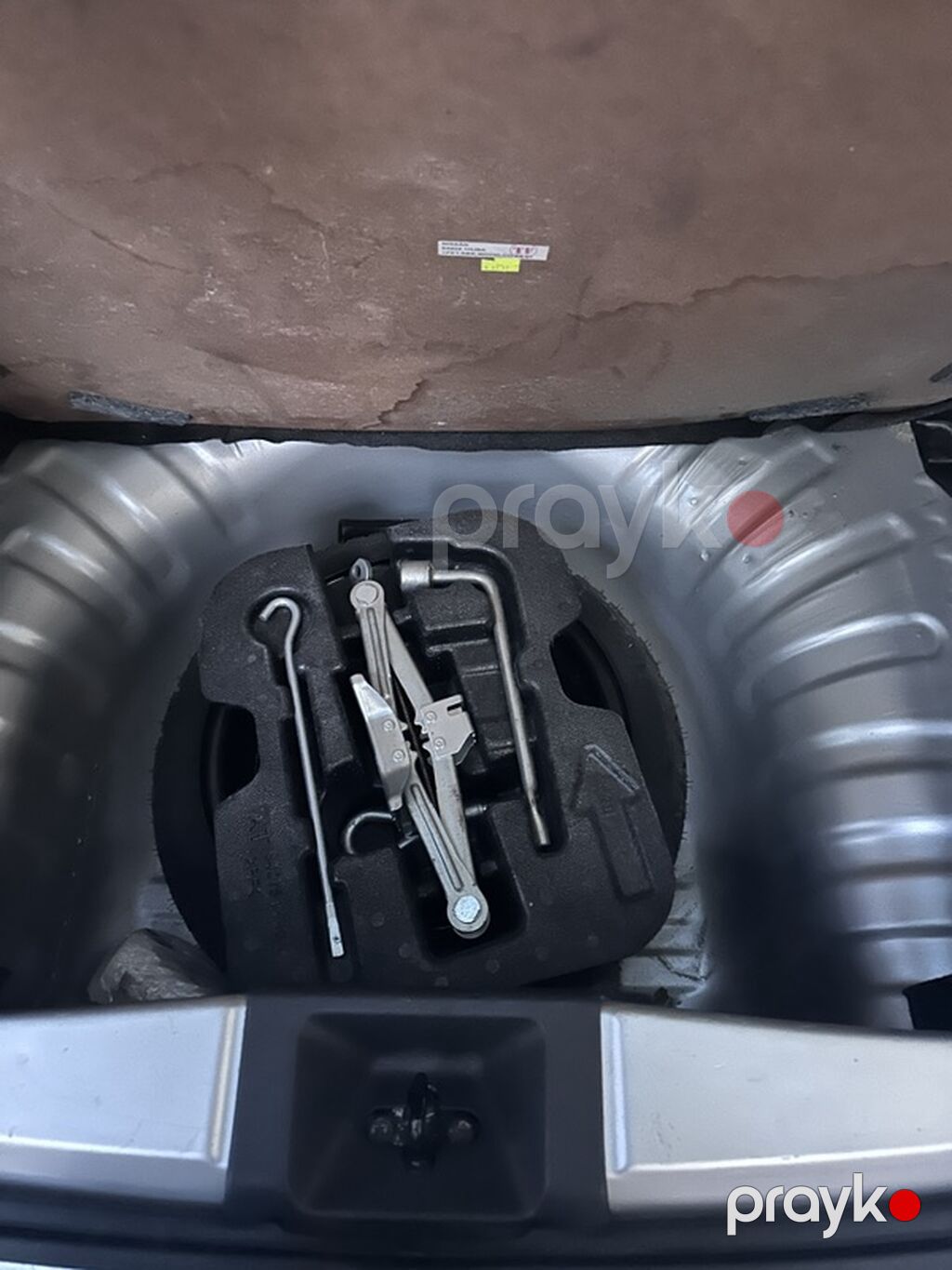 Nissan Micra (gümüşü rəng), 5 qapılı həcmli hetçbek. Xüsusiyyətlər — Avtomobillər, Bakı (5)