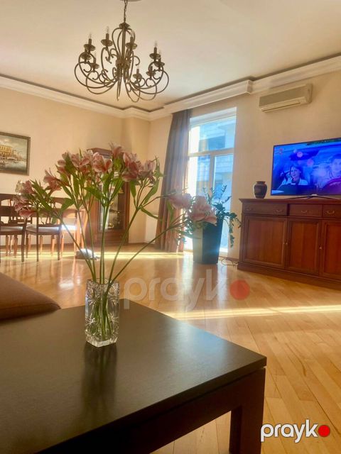 Satılır 5 otaqlı yeni tikili 220 m²