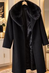Qadın paltosu - siyah, uzun model — Fur coats