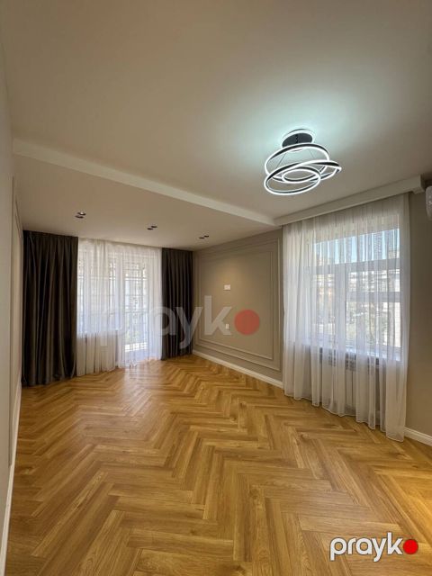 Satılır 2 otaqlı köhnə tikili 45 m²