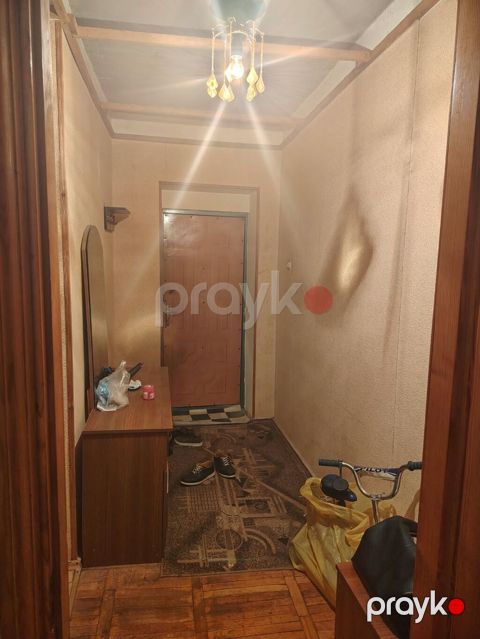 1 otaqlı mənzil (studio tipli zal + açıq mətbəx keçidi)