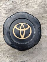 Toyota mərkəz qapağı (center cap) – qara rəngli, qızılı Toyota loqosu — Wheel Covers