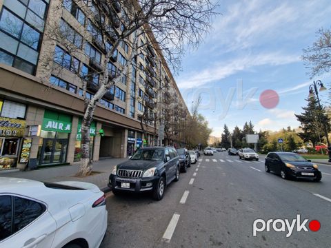 Satılır 2 otaqlı köhnə tikili 65 m²