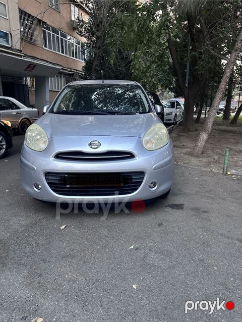 Nissan Micra (gümüşü rəng), 5 qapılı həcmli hetçbek. Xüsusiyyətlər — Bakı